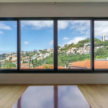 Entire Villa, Bay Views, Private Rooftop & Bbq * Funchal