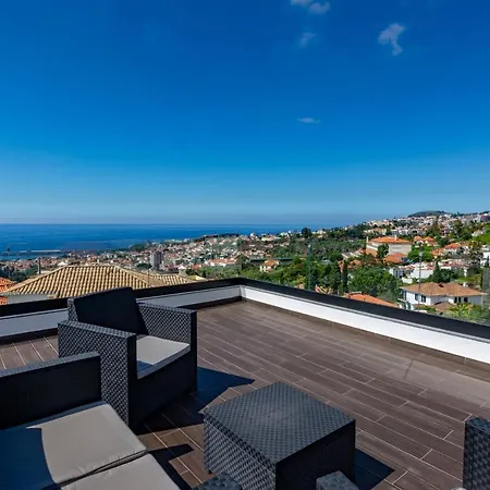 Entire Villa, Bay Views, Private Rooftop & Bbq فيلة فونشال