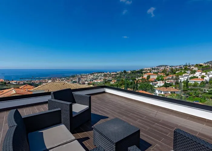 Entire Villa, Bay Views, Private Rooftop & Bbq Villa Funchal (Madeira)