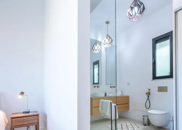 Villa Entire Villa, Bay Views, Private Rooftop & Bbq *