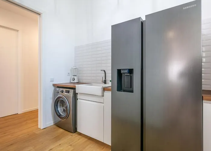 Entire Villa, Bay Views, Private Rooftop & Bbq Villa