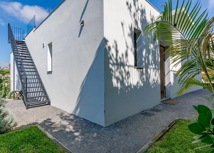 Entire Villa, Bay Views, Private Rooftop & Bbq Villa *