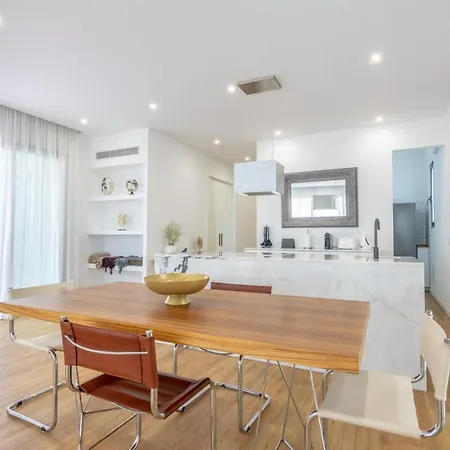 别墅 Entire Villa, Bay Views, Private Rooftop & Bbq 丰沙尔