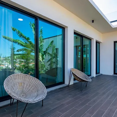 Entire Villa, Bay Views, Private Rooftop & Bbq * 丰沙尔