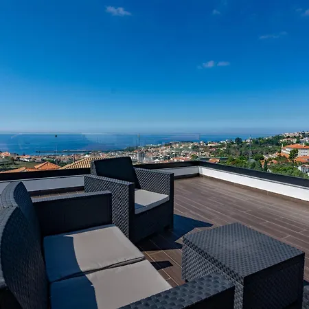 Entire Villa, Bay Views, Private Rooftop & Bbq 丰沙尔